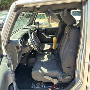 2011 JEEP WRANGLER UNLIMITED SAHARA 照片 32