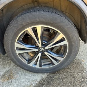 2017 Nissan ROGUE SL 照片 18