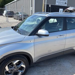 HYUNDAI VENUE SEL - 2