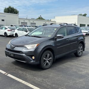 صورة 1 لـ 2017 Toyota RAV4 XLE
