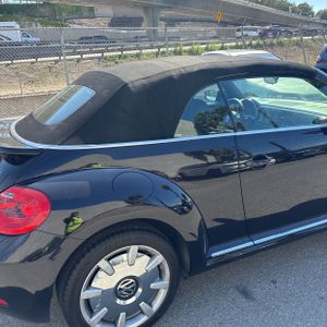 VOLKSWAGEN BEETLE CONVERTIBLE 2.5L PZEV - 9