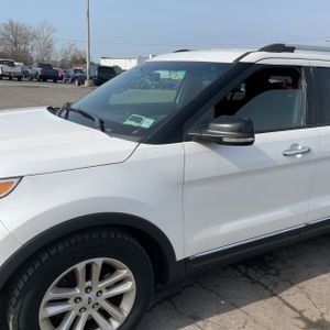 FORD EXPLORER XLT - 2