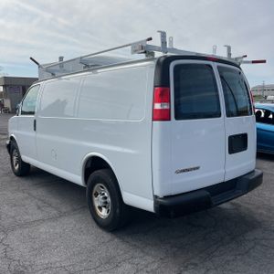 CHEVROLET EXPRESS 2500 - 5