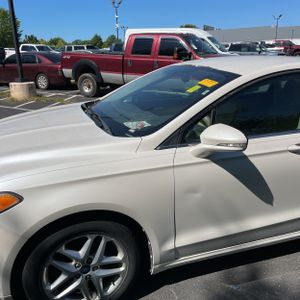 FORD FUSION SE - 2