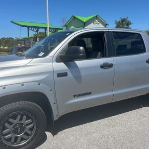 TOYOTA TUNDRA - 2