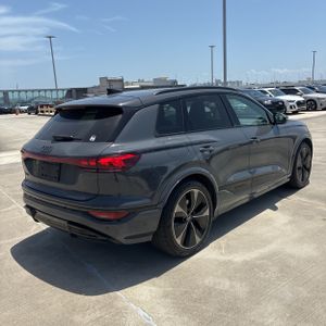 صورة 8 لـ 2025 AUDI SQ6 E-TRON PRESTIGE