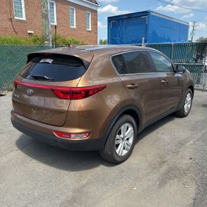 KIA SPORTAGE LX - 8