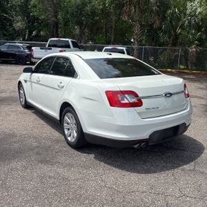 FORD TAURUS SE - 5