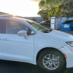 2022 Chrysler PACIFICA TOURING L — миниатюра 13