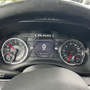 صورة مصغرة 39 لـ 2019 RAM 1500 LARAMIE