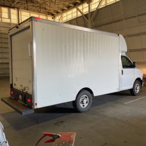 CHEVROLET EXPRESS 3500 - 8