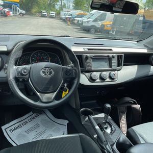 صورة 36 لـ 2015 Toyota RAV4 LE