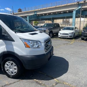 صورة 58 لـ 2019 FORD TRANSIT 250