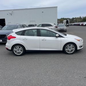 FORD FOCUS TITANIUM - 10