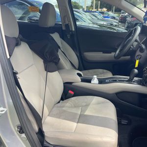 صورة 33 لـ 2022 Honda HR-V LX