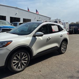 Ford Escape Titanium - 2