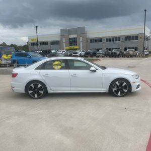 AUDI A4 2.0T PREMIUM - 10