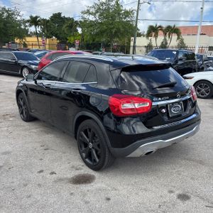 MERCEDES-BENZ GLA - 5