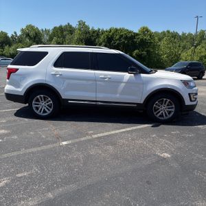 FORD EXPLORER XLT - 10