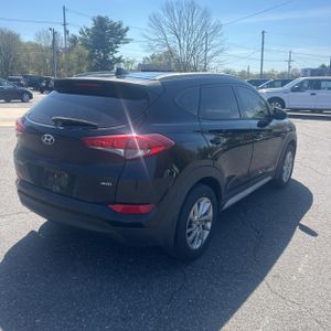 HYUNDAI TUCSON SEL - 8