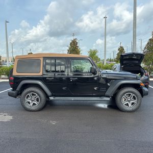 صورة 10 لـ 2020 JEEP WRANGLER UNLIMITED BLACK AND TAN