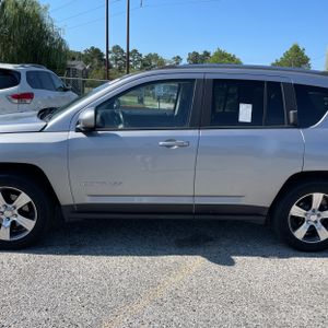 صورة 4 لـ 2017 JEEP COMPASS HIGH ALTITUDE