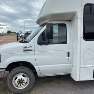 FORD E-350 CUTAWAY - 2