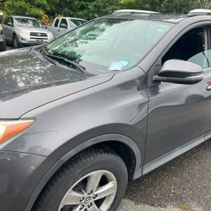 2015 Toyota RAV4 XLE 照片 2