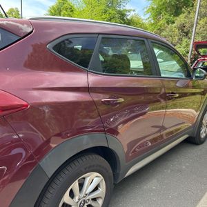 HYUNDAI TUCSON SE - 9