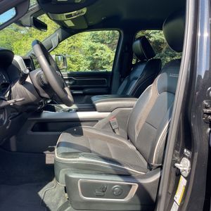 صورة مصغرة 35 لـ 2025 RAM 1500 LARAMIE