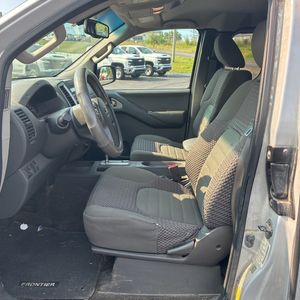 2012 Nissan FRONTIER SV — миниатюра 32