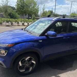 HYUNDAI VENUE SEL - 2