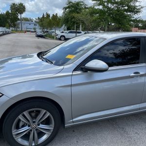 VOLKSWAGEN JETTA SE - 2