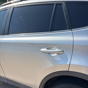 صورة 6 لـ 2013 Toyota RAV4 LE