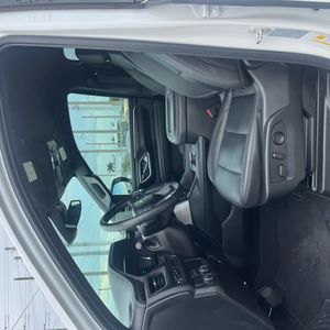 2024 Chevrolet SUBURBAN LT photo 32