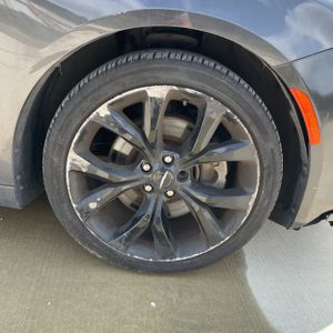 2015 Chrysler 200 S — миниатюра 20