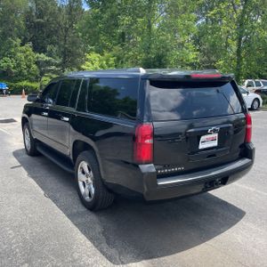 CHEVROLET SUBURBAN - 5