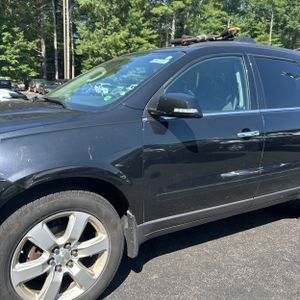 2017 Chevrolet TRAVERSE LT 照片 2