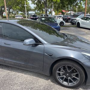 صورة مصغرة 13 لـ 2021 Tesla MODEL 3 STANDARD RANGE PLUS