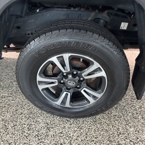 2019 Toyota TACOMA TRD SPORT — миниатюра 18