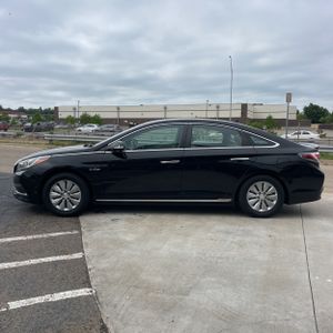 HYUNDAI SONATA HYBRID SE - 3