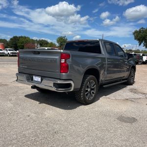 صورة 8 لـ 2021 Chevrolet SILVERADO 1500 LT