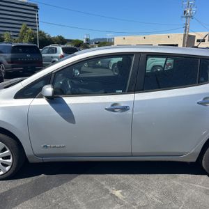 صورة 4 لـ 2013 Nissan LEAF S