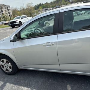 CHEVROLET SONIC LS AUTO - 3