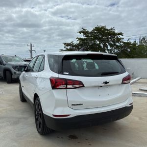 CHEVROLET EQUINOX LS - 4