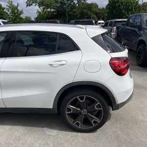 MERCEDES-BENZ GLA - 6