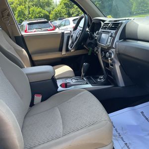 2014 Toyota 4RUNNER SR5 thumbnail 33