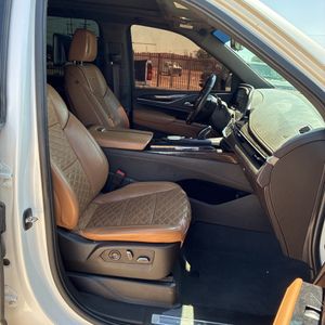 صورة 31 لـ 2021 Cadillac ESCALADE ESV SPORT