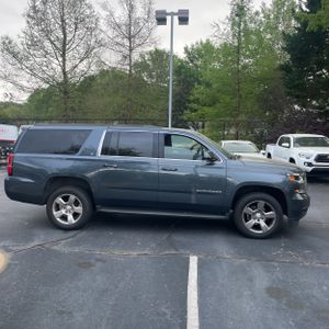 CHEVROLET SUBURBAN LT - 10
