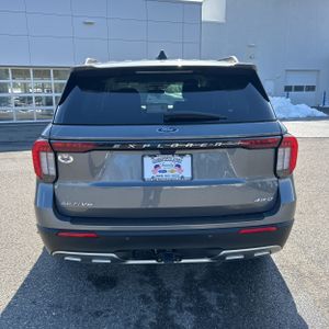 FORD EXPLORER ACTIVE - 7